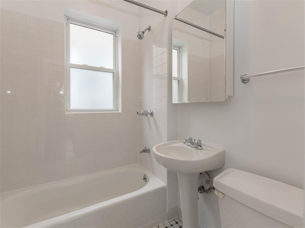 Ashland Manor Image 14