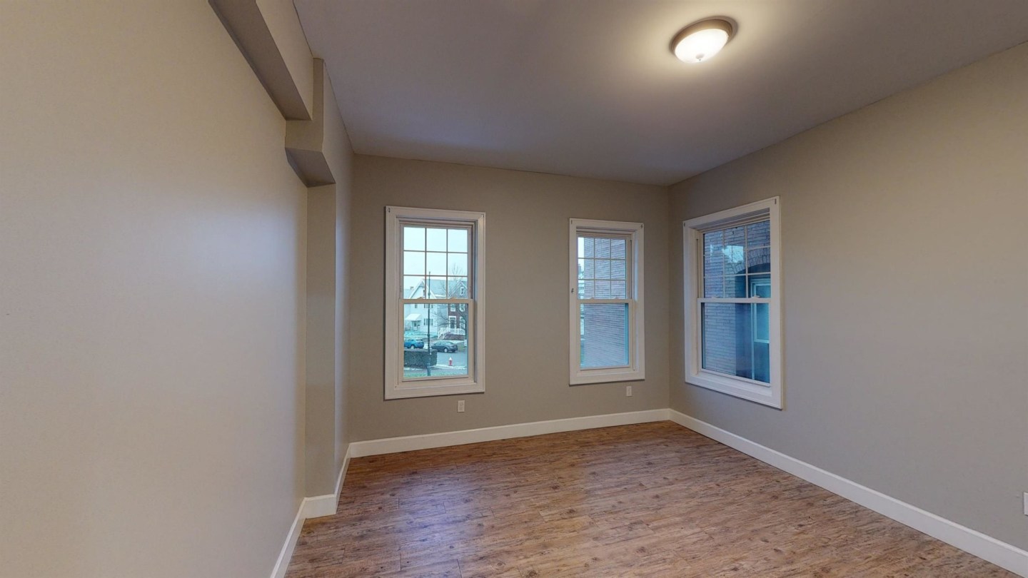 419-425 Porter Ave Image 7