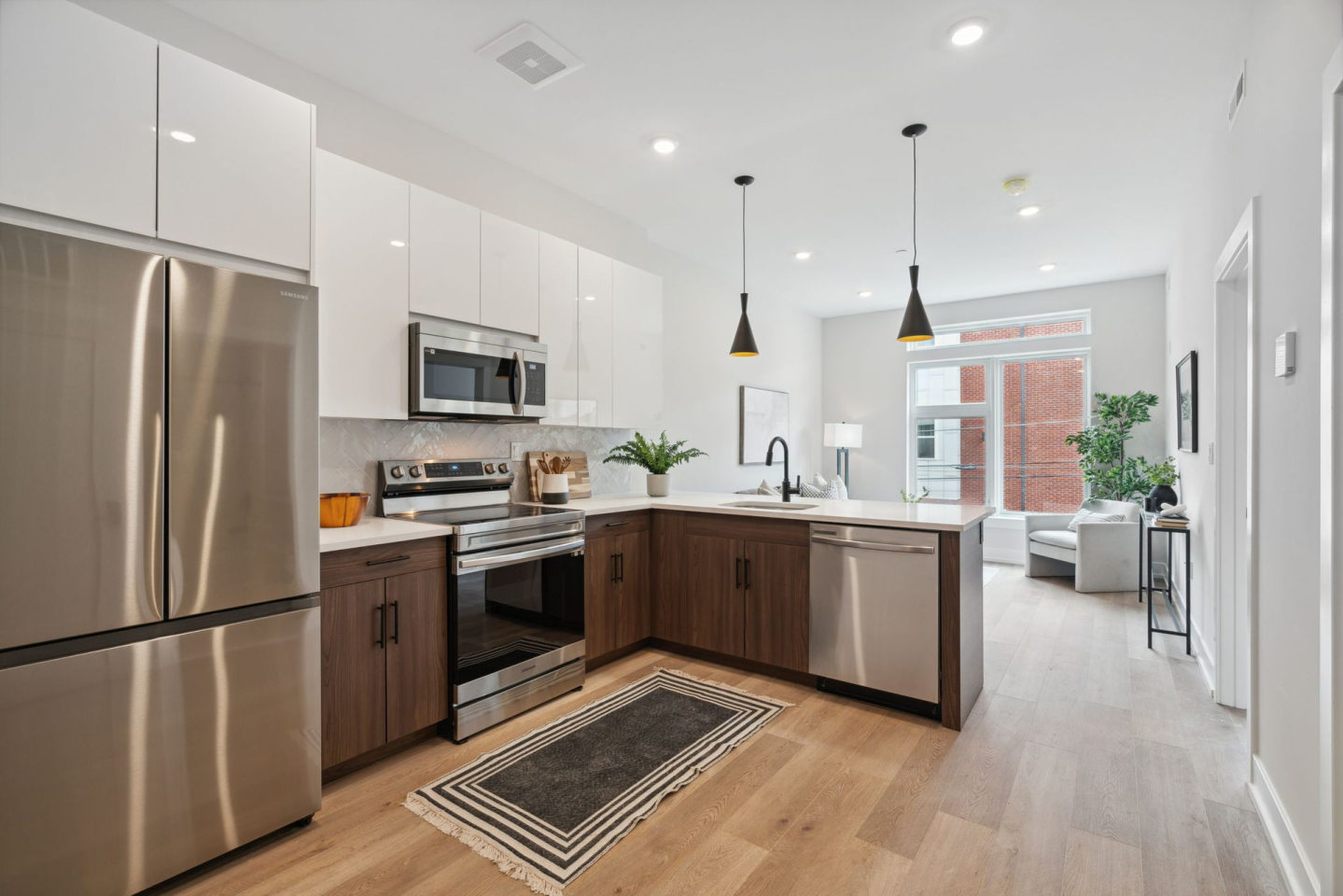 720 Thompson Street Image 36