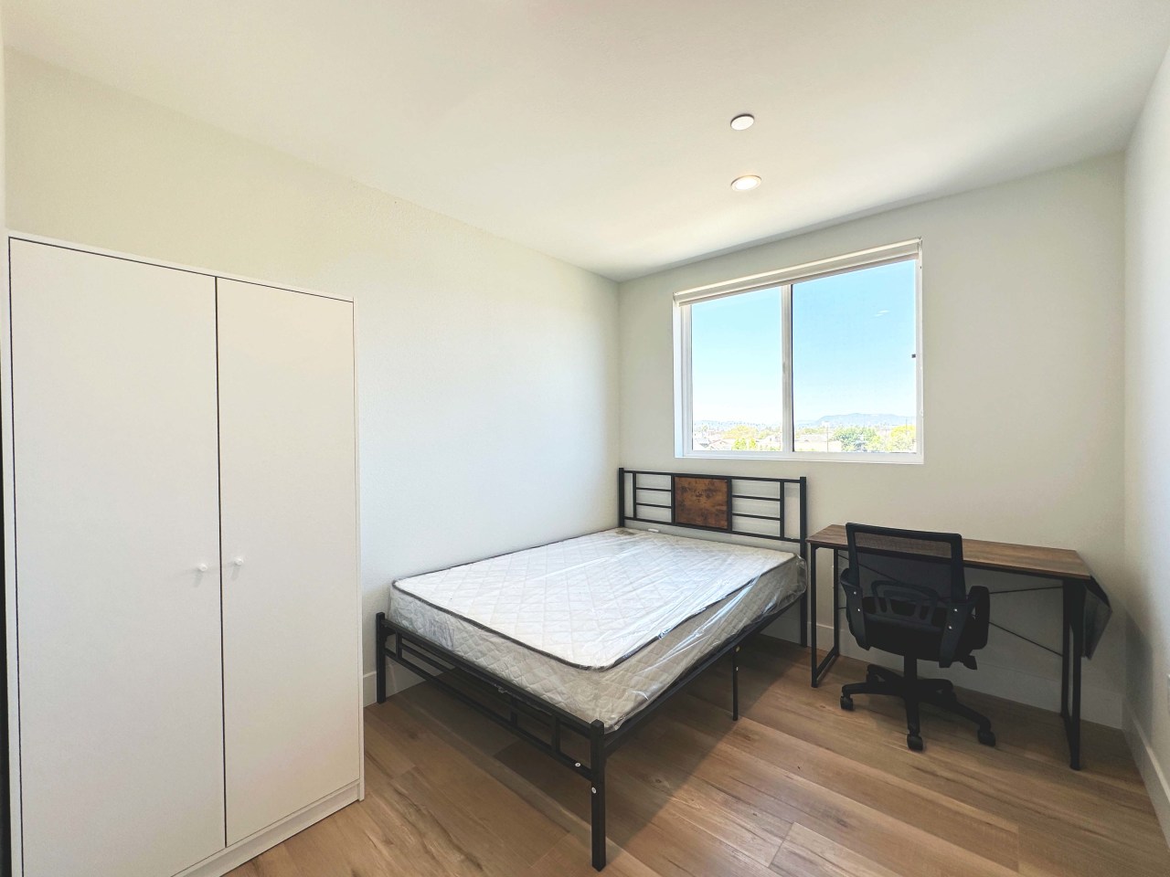 2909 Kenwood Avenue - Co-Living Housing Image 18