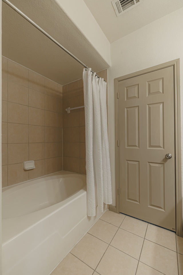 The Retreat at Stafford Apartments Image 14