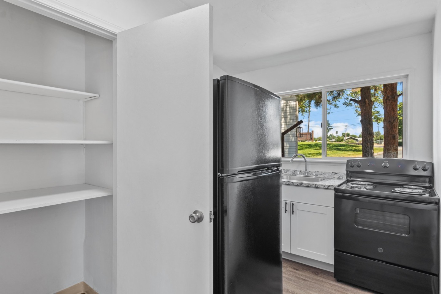 Creekside Apartments Image 12