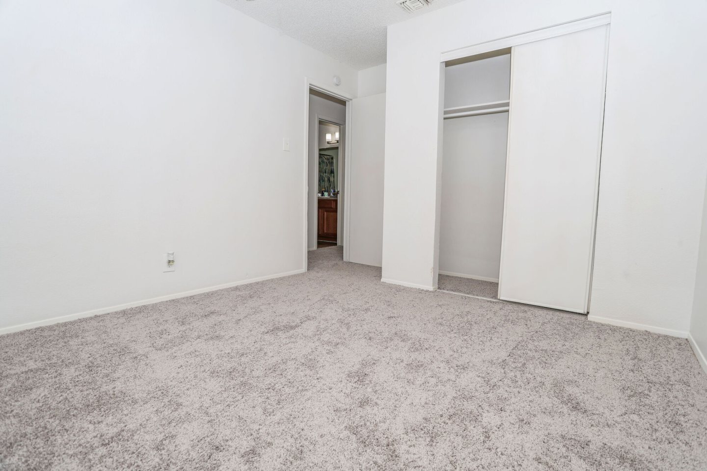 Castleridge Apartments - Affordable Housing Image 11