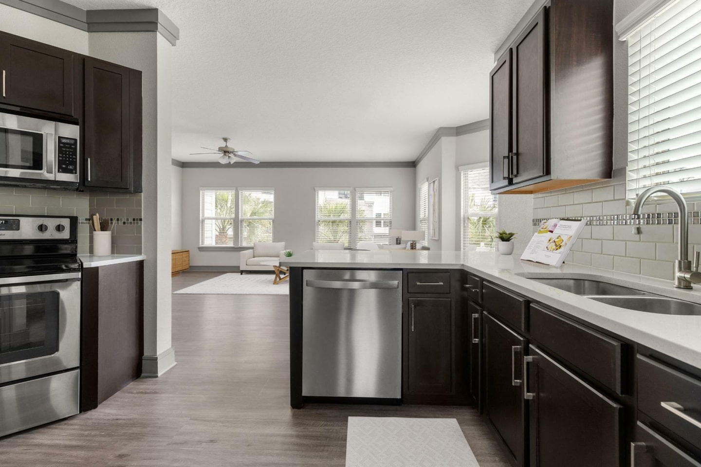 Luxe Lakewood Ranch Image 11