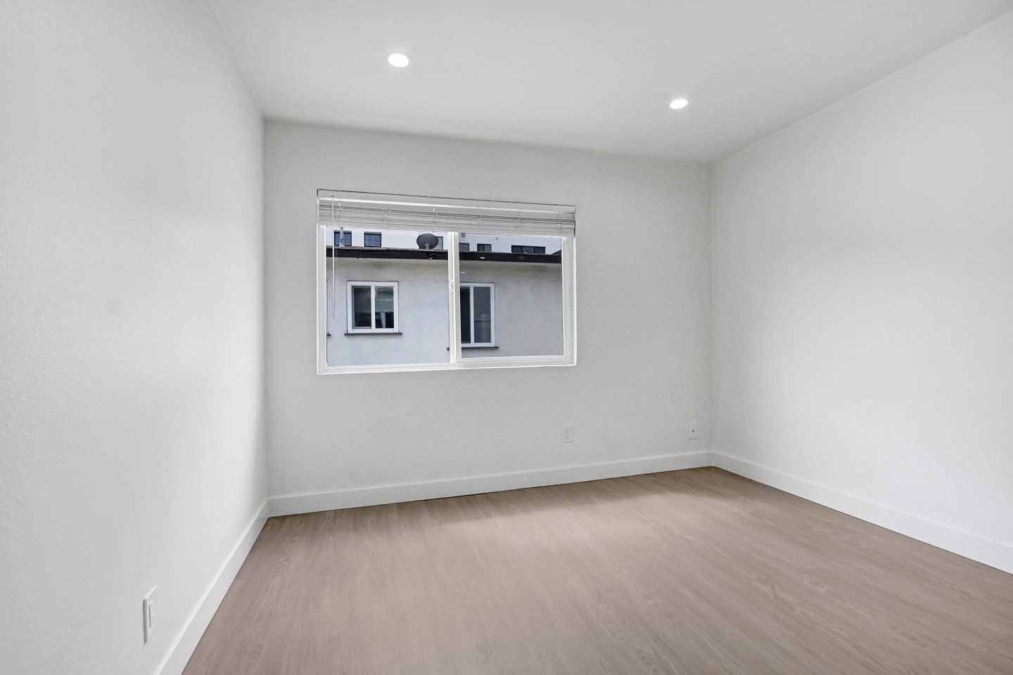 Hollywood Hills Apartments Image 13