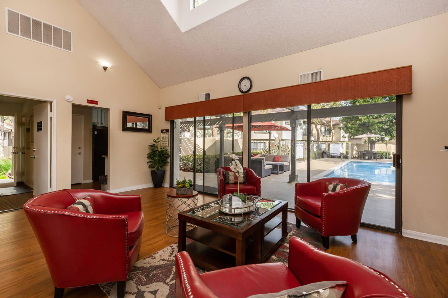 Oak Tree Court Image 6