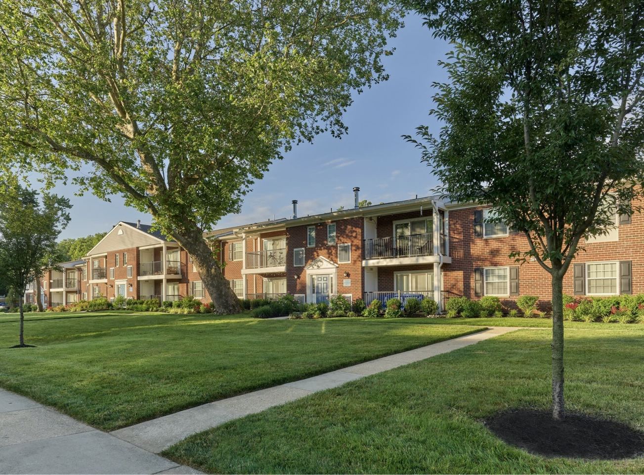 Delmont Apartments Image 20