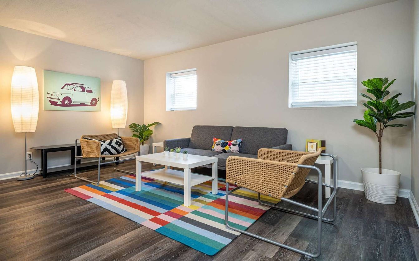 Viceroy Apartments Image 2