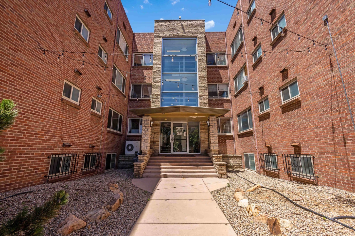 1355 Pearl Image 18