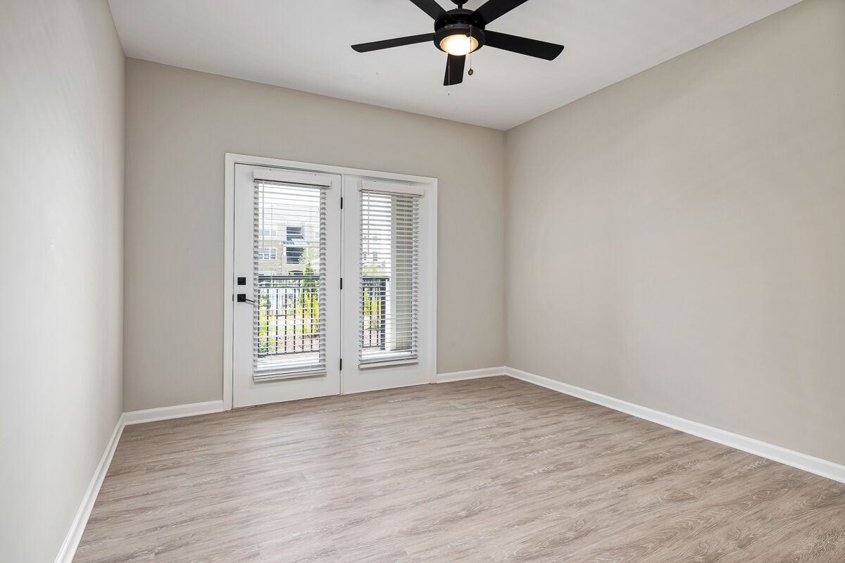 River Oaks Landing Image 42