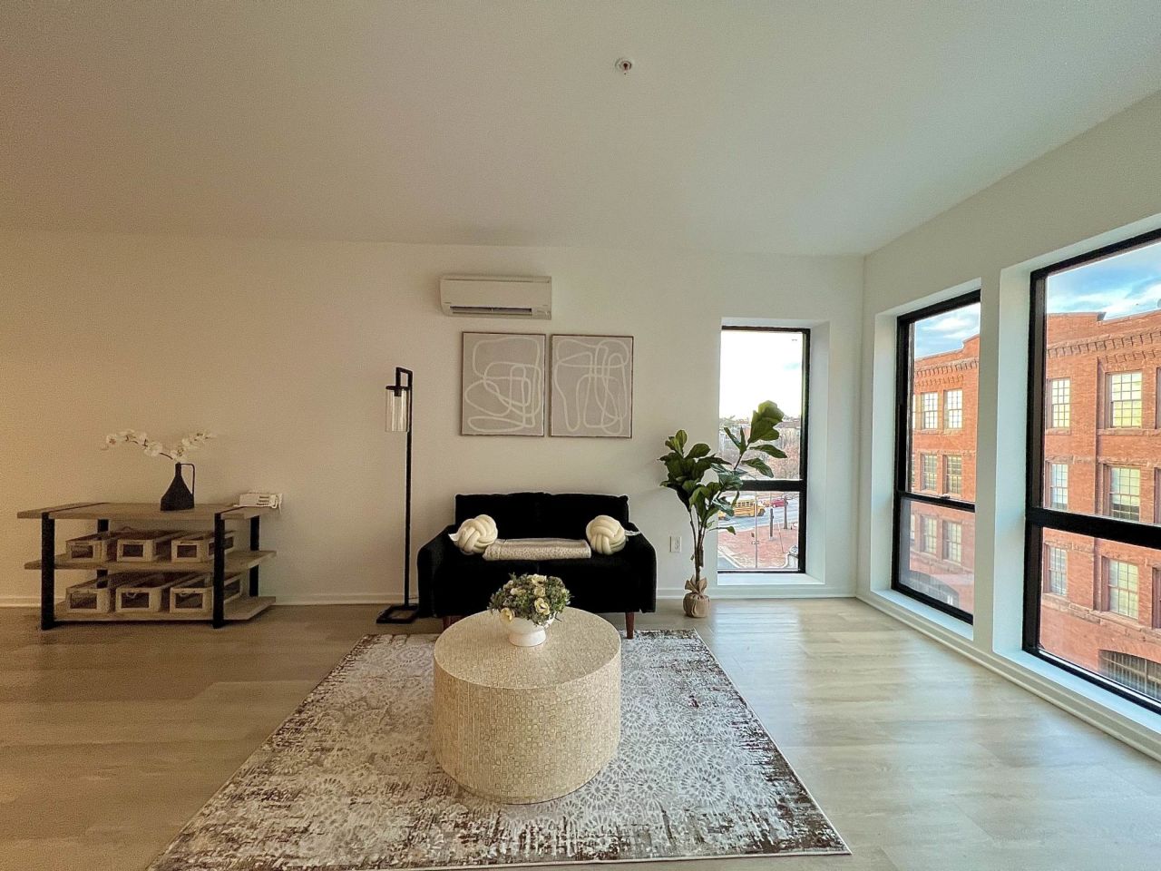 733 W Pratt Image 13