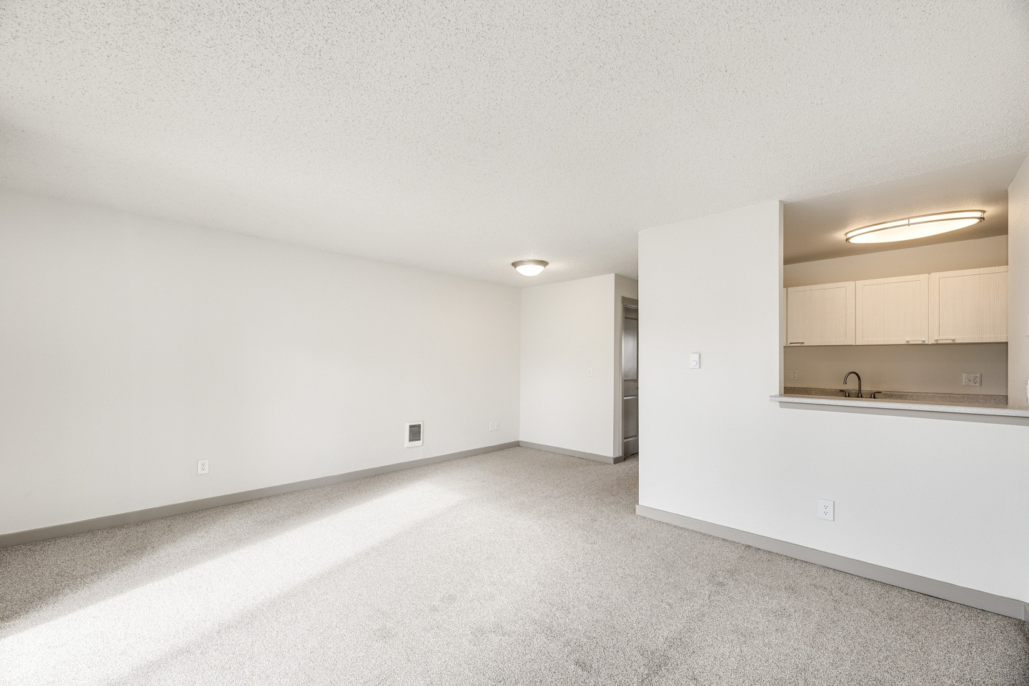 Driftwood Apartments Image 10