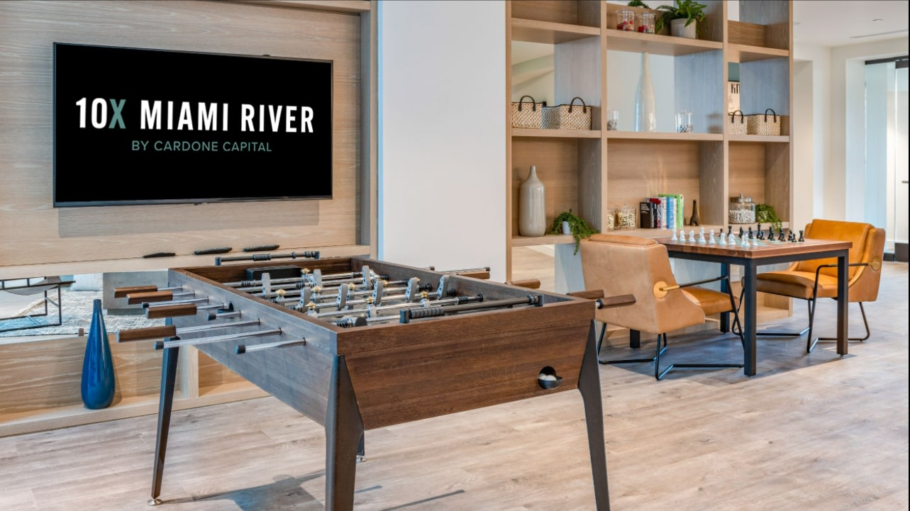10X Miami River Image 16