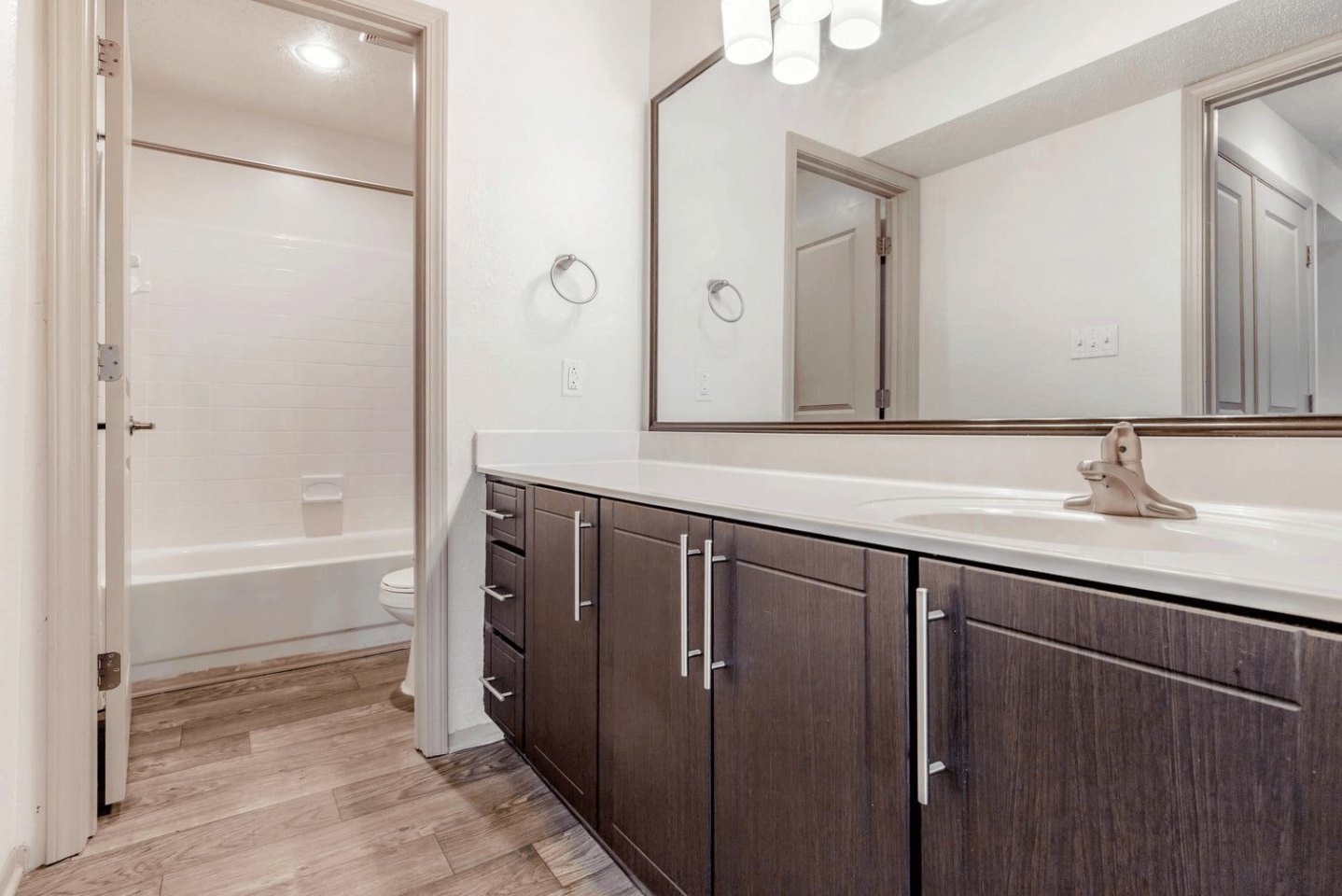 Affordable Housing - Madison Southpark Apartment Homes Image 30