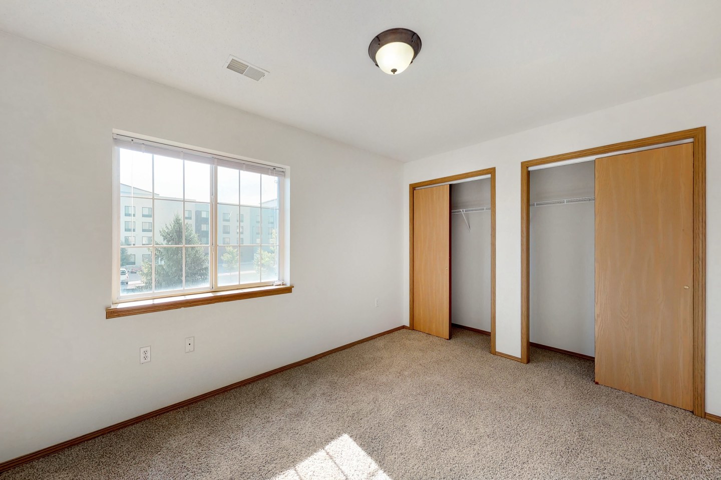 Platinum Valley Apartments Image 54