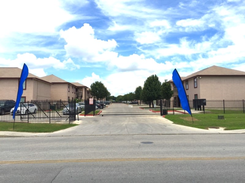 Palm Tree Apartments Image 3