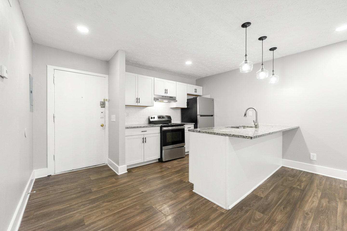 Balfour Chastain Image 15
