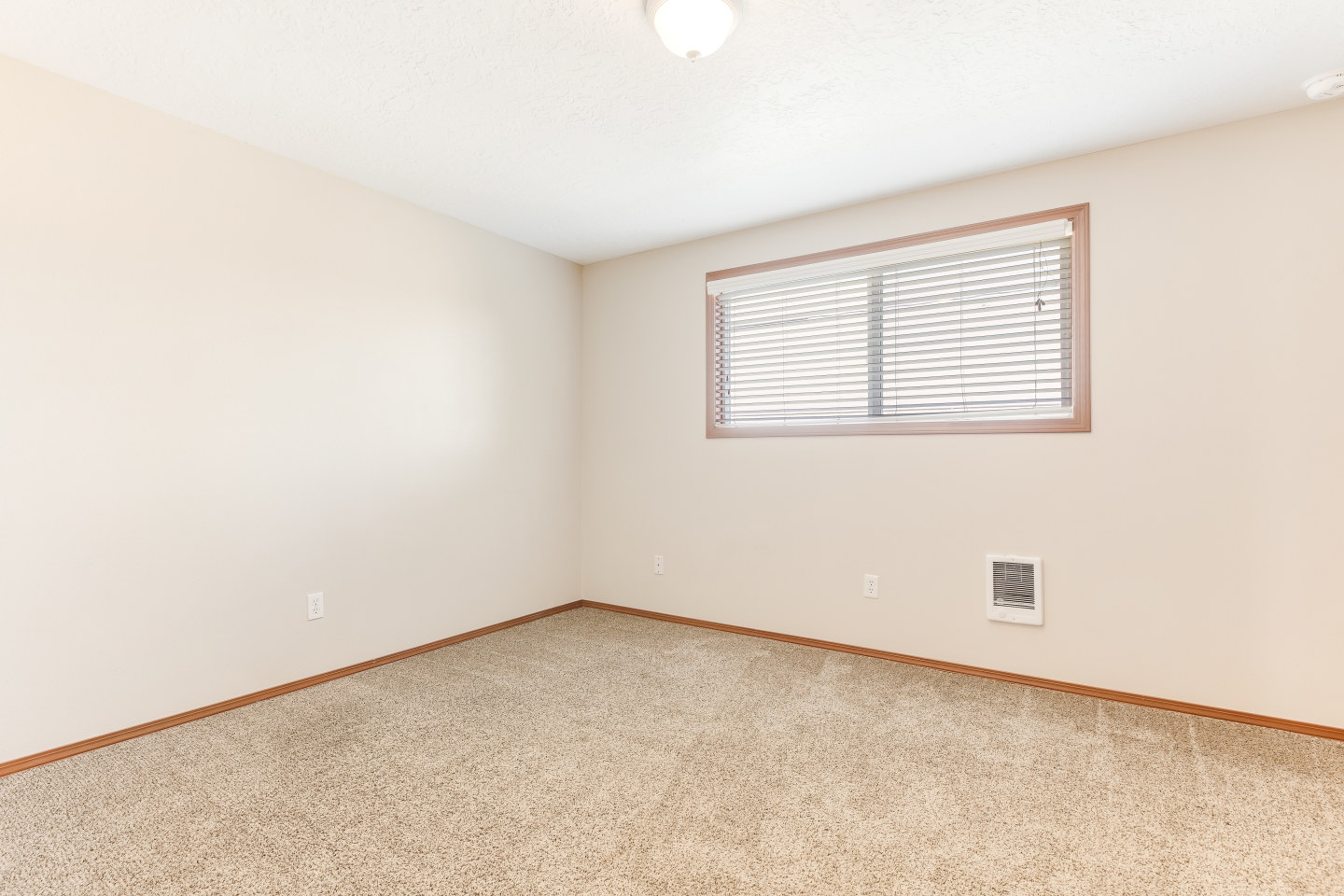Townhouse Village Apartments Image 18