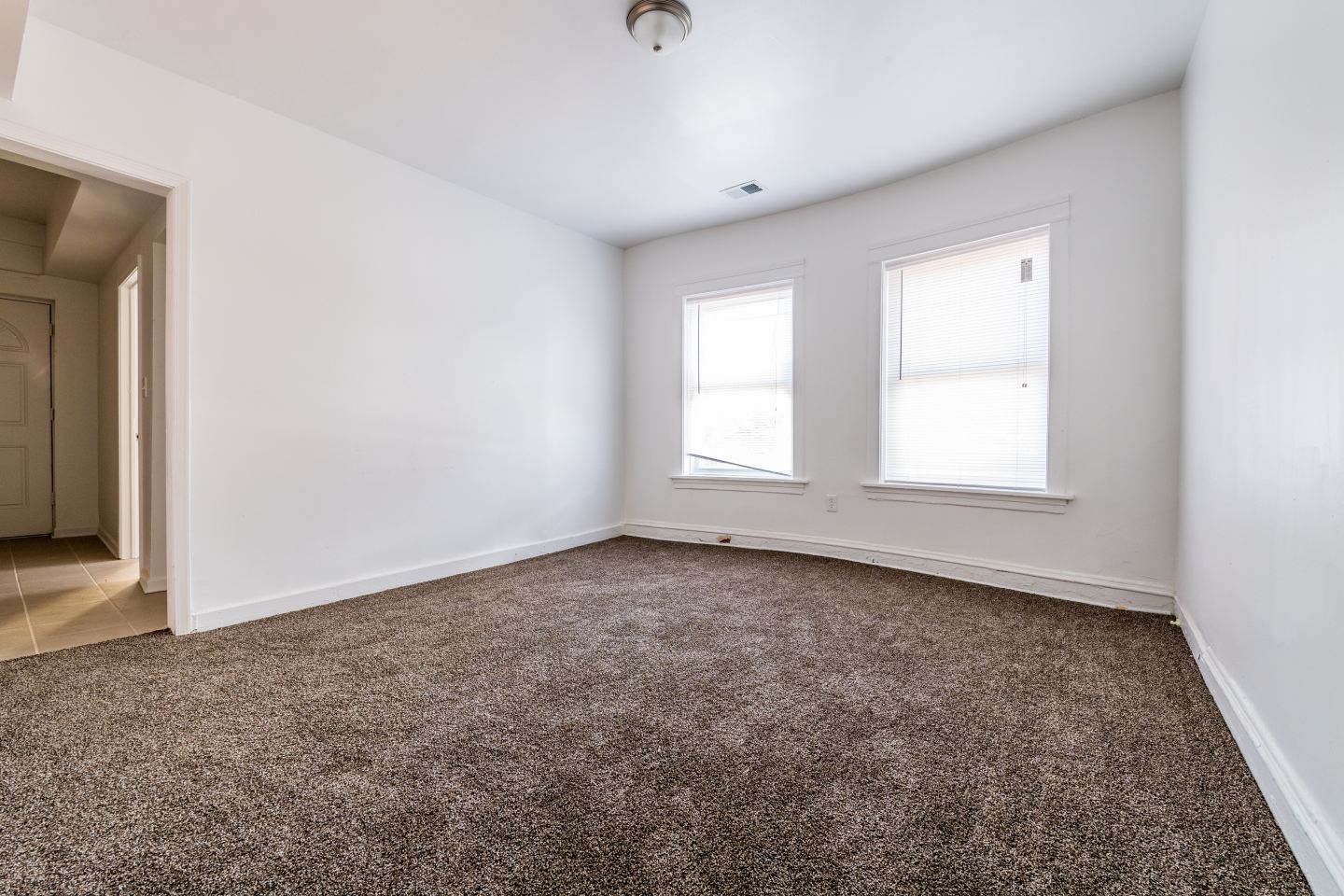 5749 W Chicago Image 8