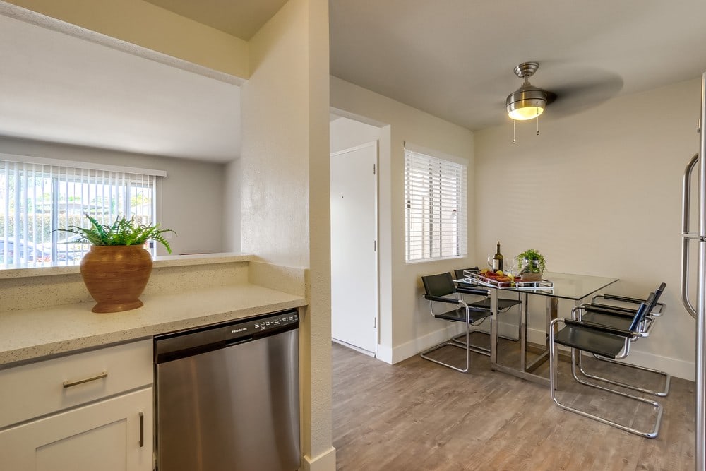 Newport Seacrest Apartments Image 16