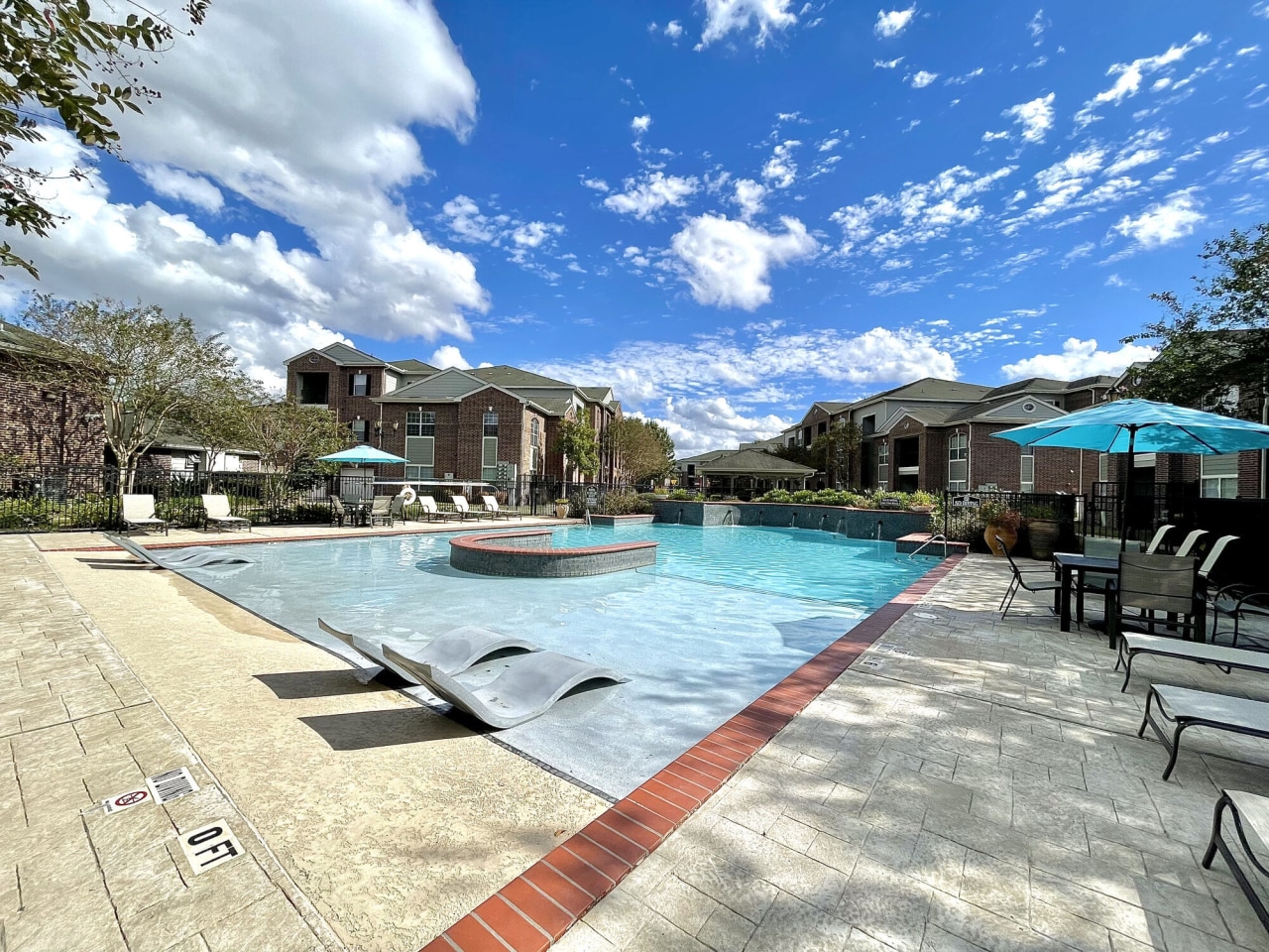 Abbey Barker Cypress Image 1