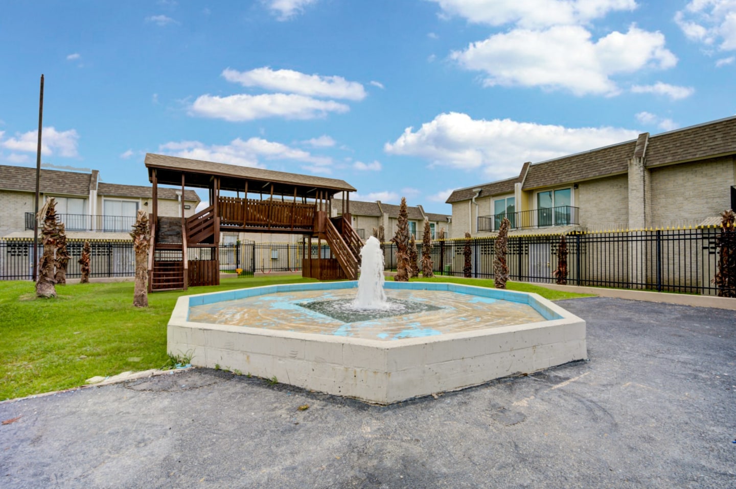 Falls of Deer Park Apartments Image 19