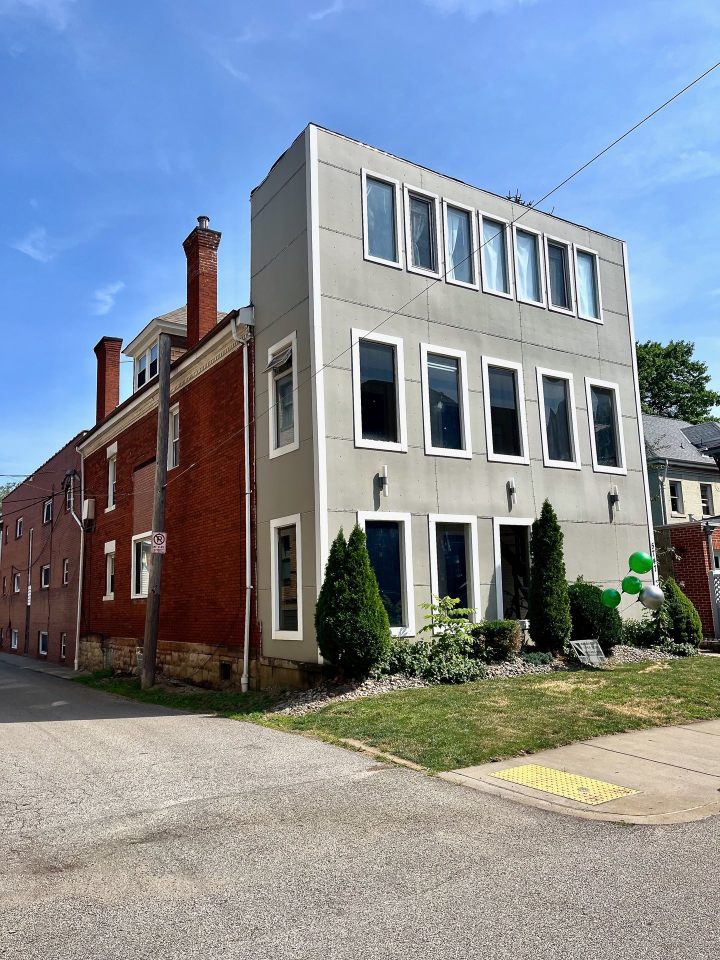 5747 Holden Street Image 3