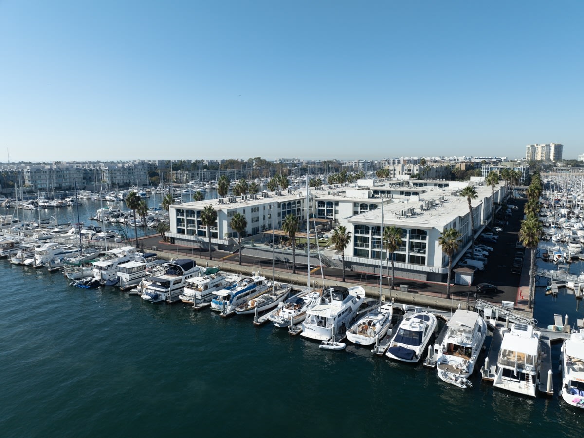 Dolphin Marina Image 3