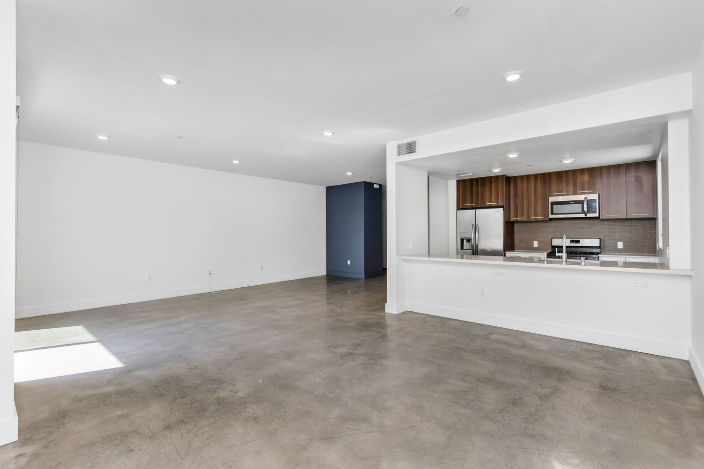 H Wood Apartments Image 29