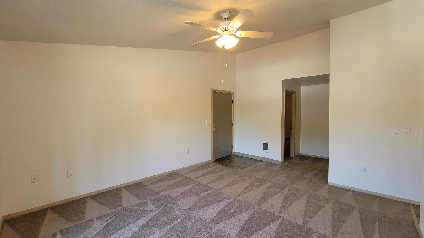 McKenzie Court Apartments Image 3