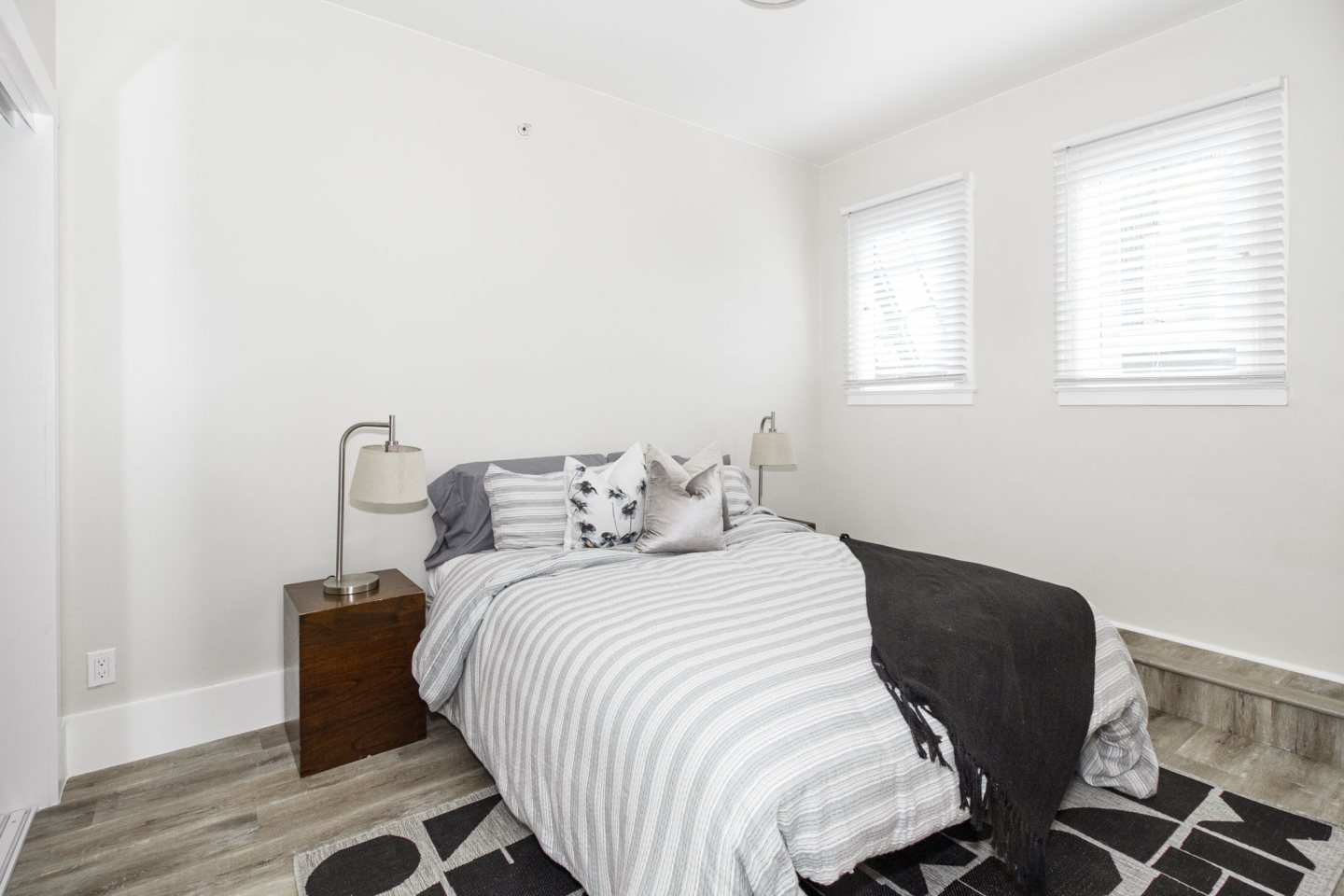 795 PINE Image 14