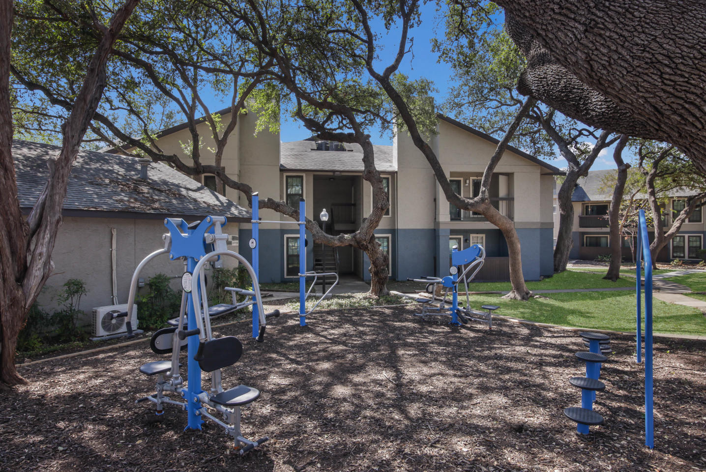 Seville Apartments Image 4