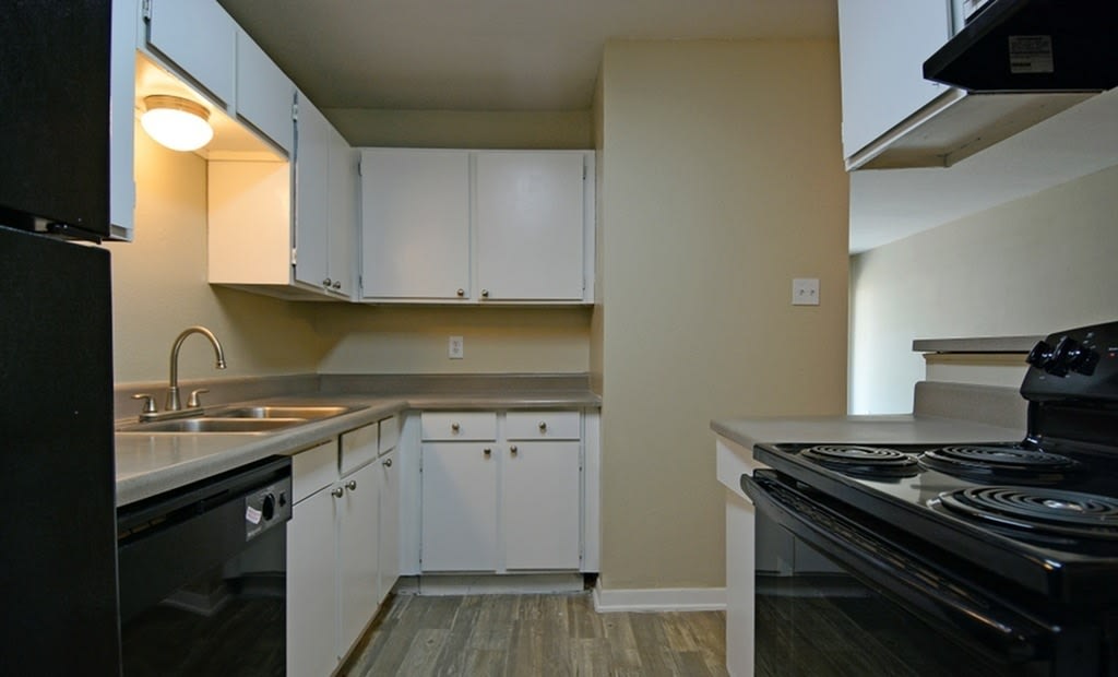 The Waters Apartment Homes Image 1