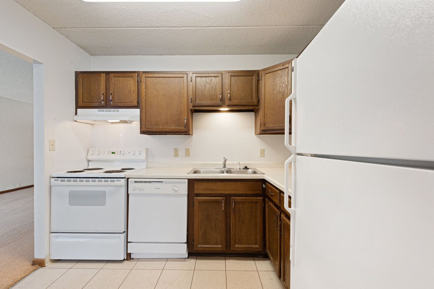 Park Plaza Apartments Image 2