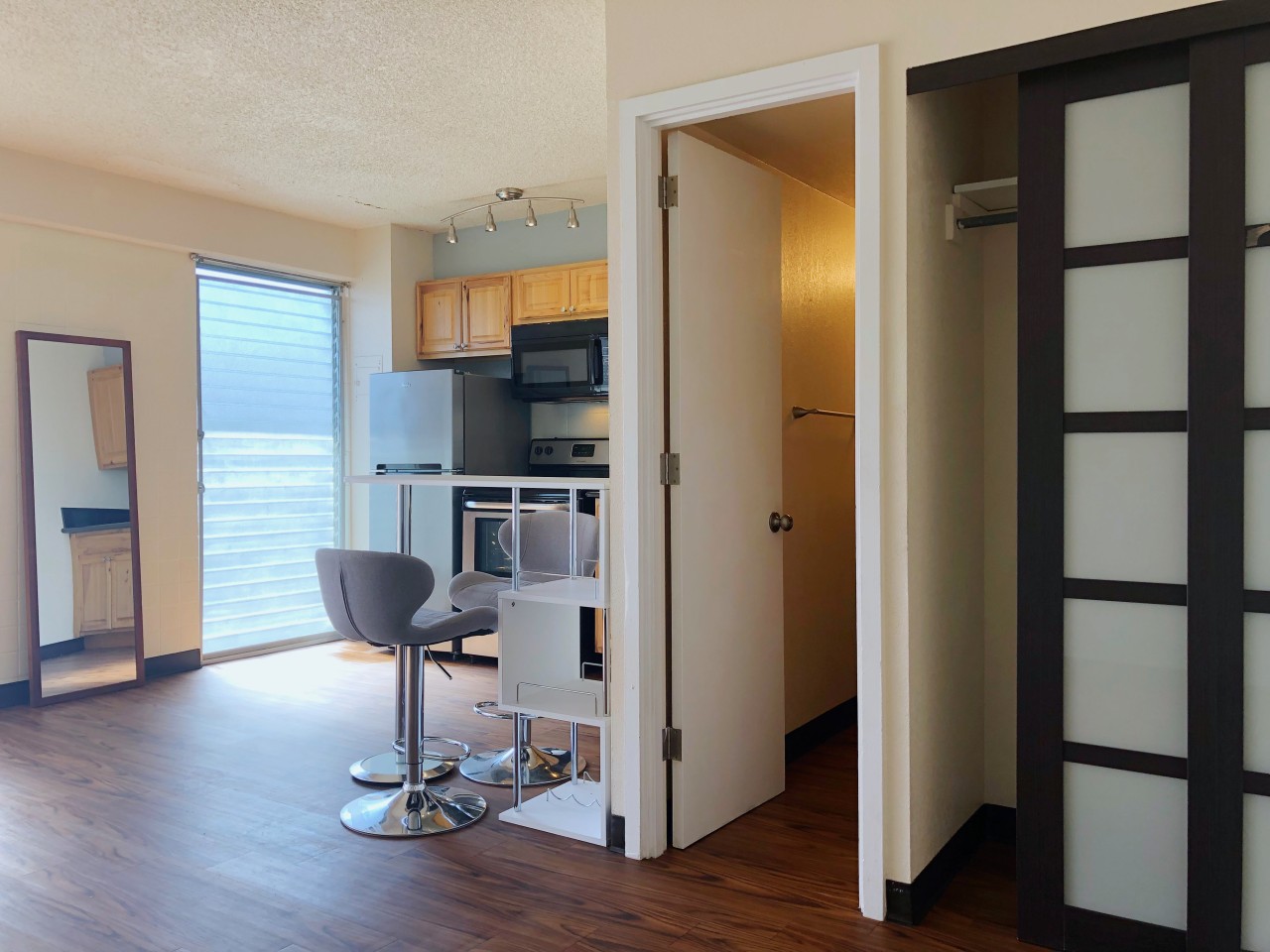 Kewalo Apartments Image 11