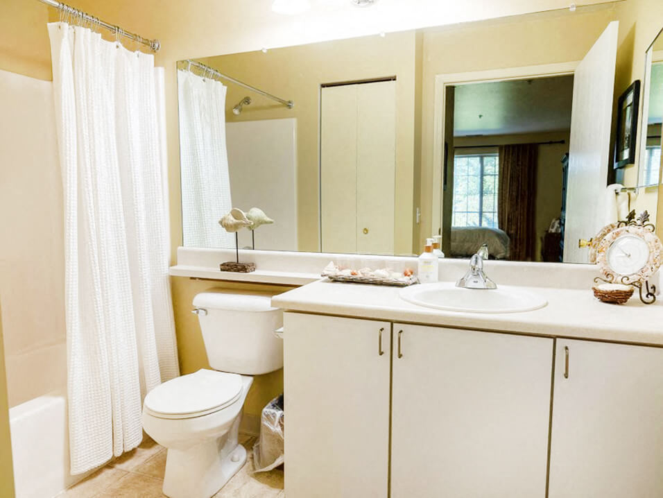 River Oaks Apartments Image 7
