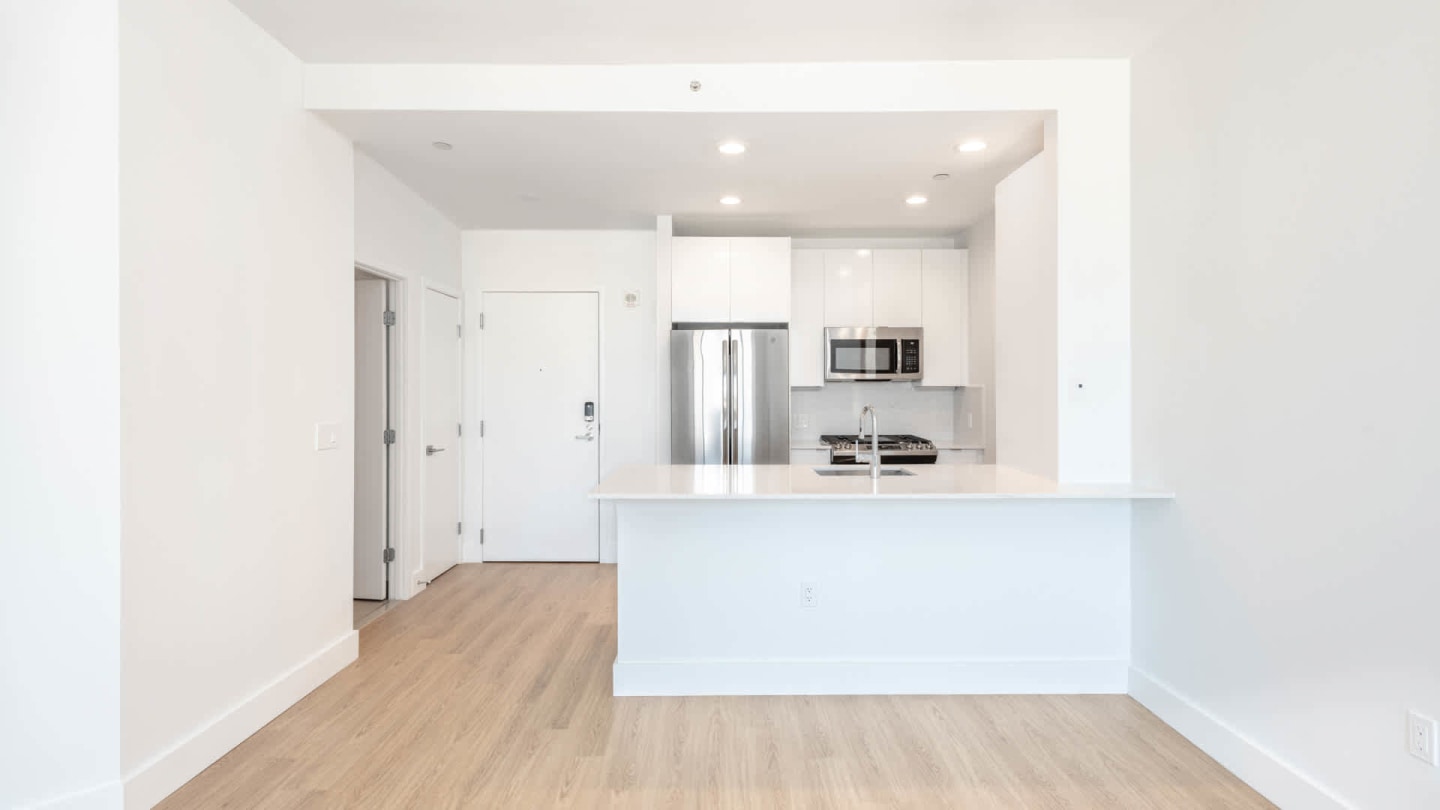 660 Washington Image 14