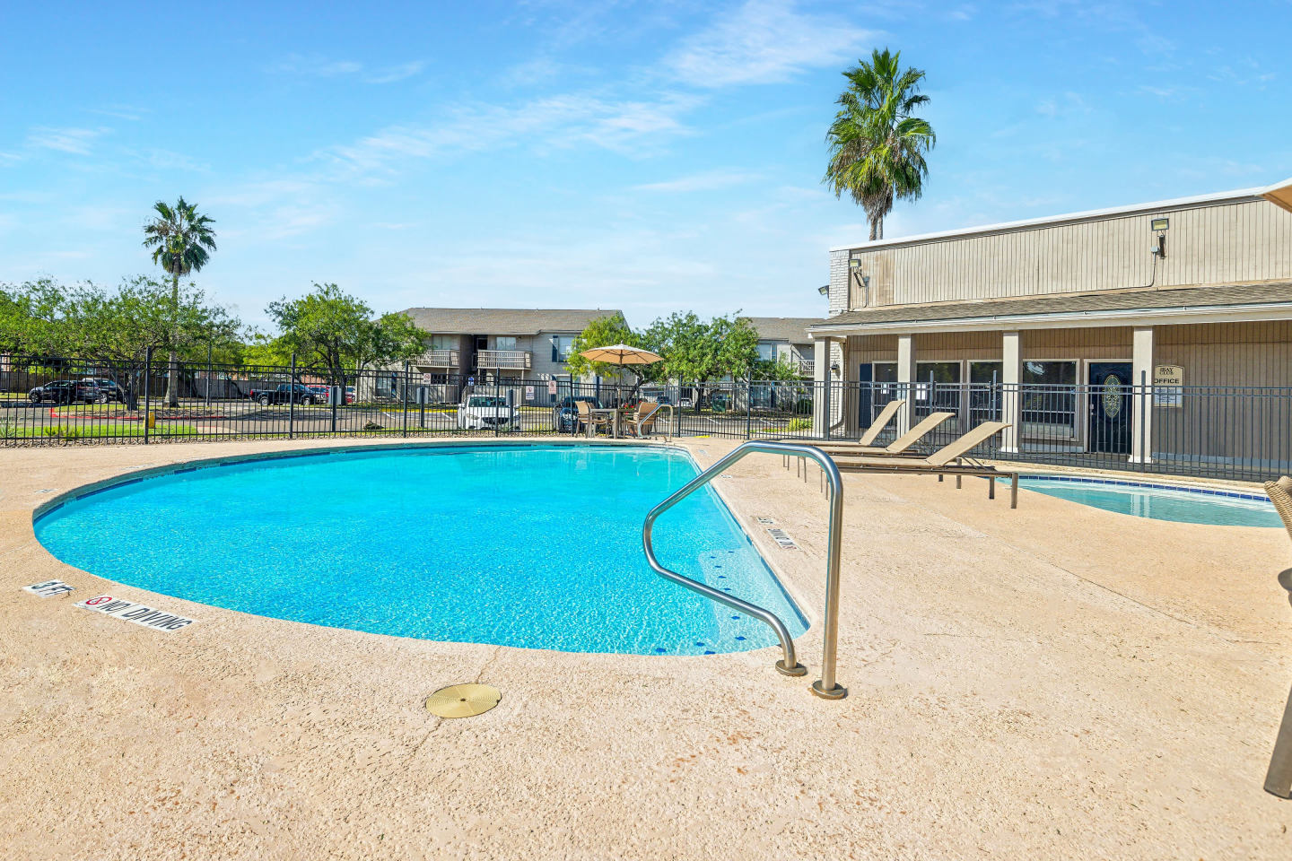 The Bay Club Apartments Image 11