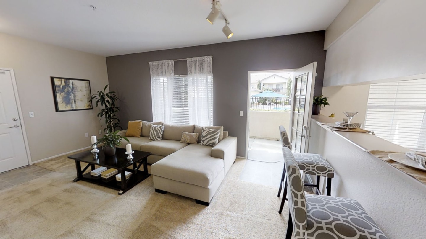 Del Mar Apartments Image 6