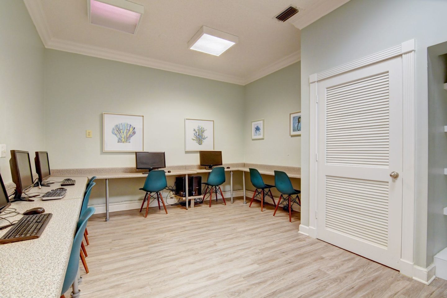 Oakwood Townhomes Image 14