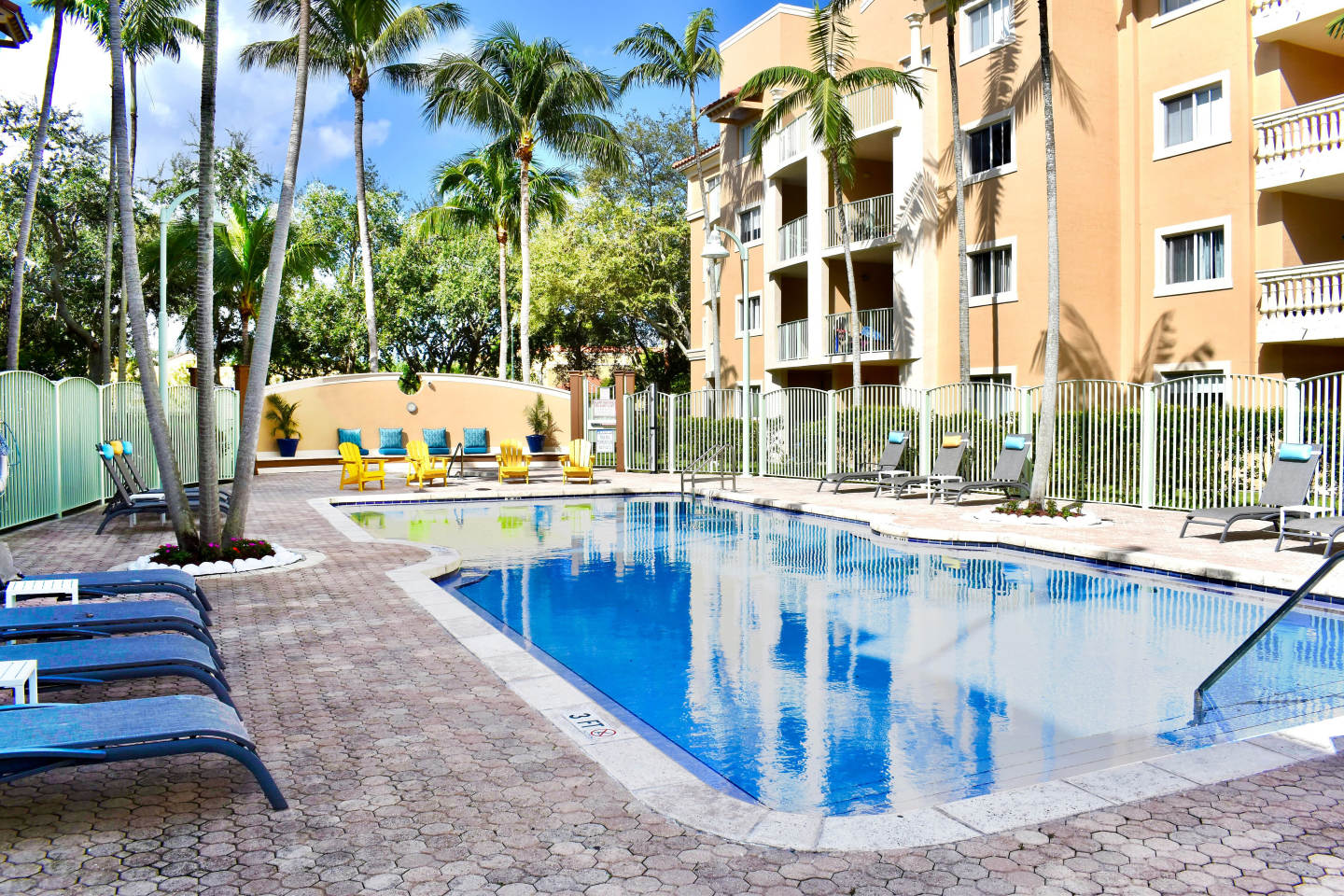 Sunrise Village Apartments Image 9