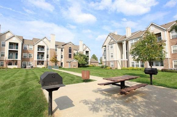 Truman Farm Villas 55+ Senior Living Image 11