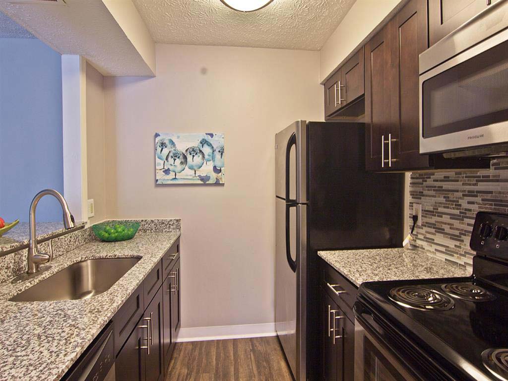 Camelot East Apartments Image 7