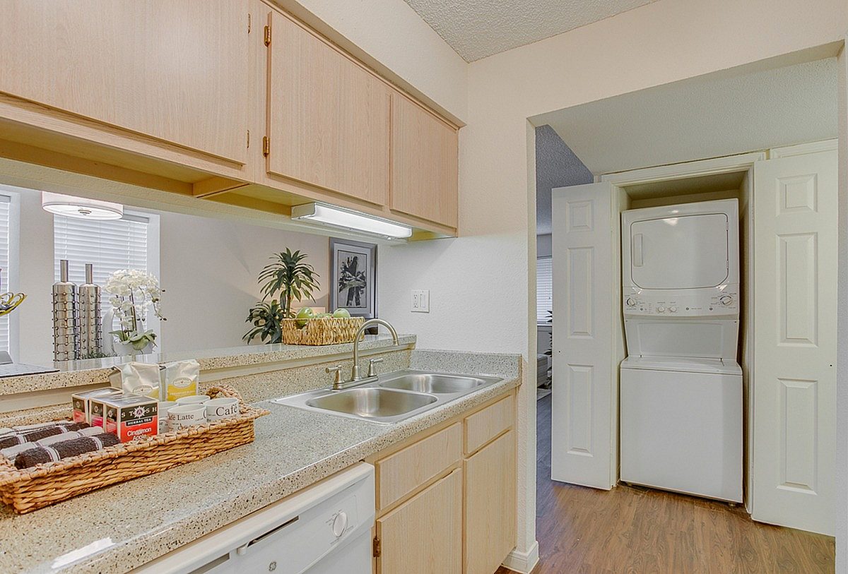 Regatta Apartments Image 14