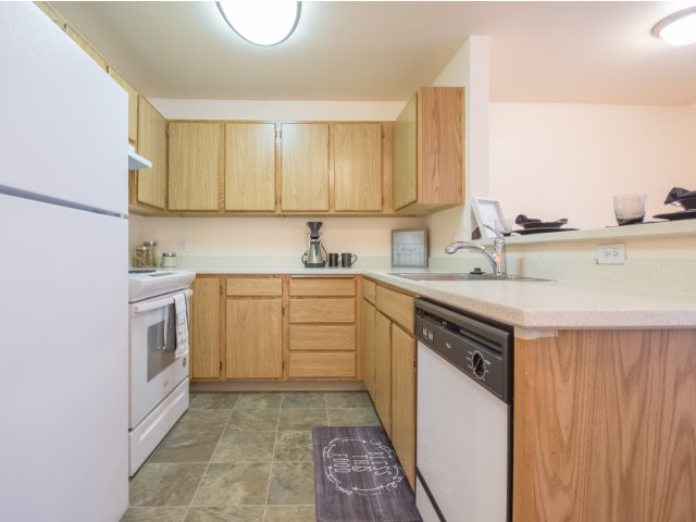 Red Rose Manor Image 8