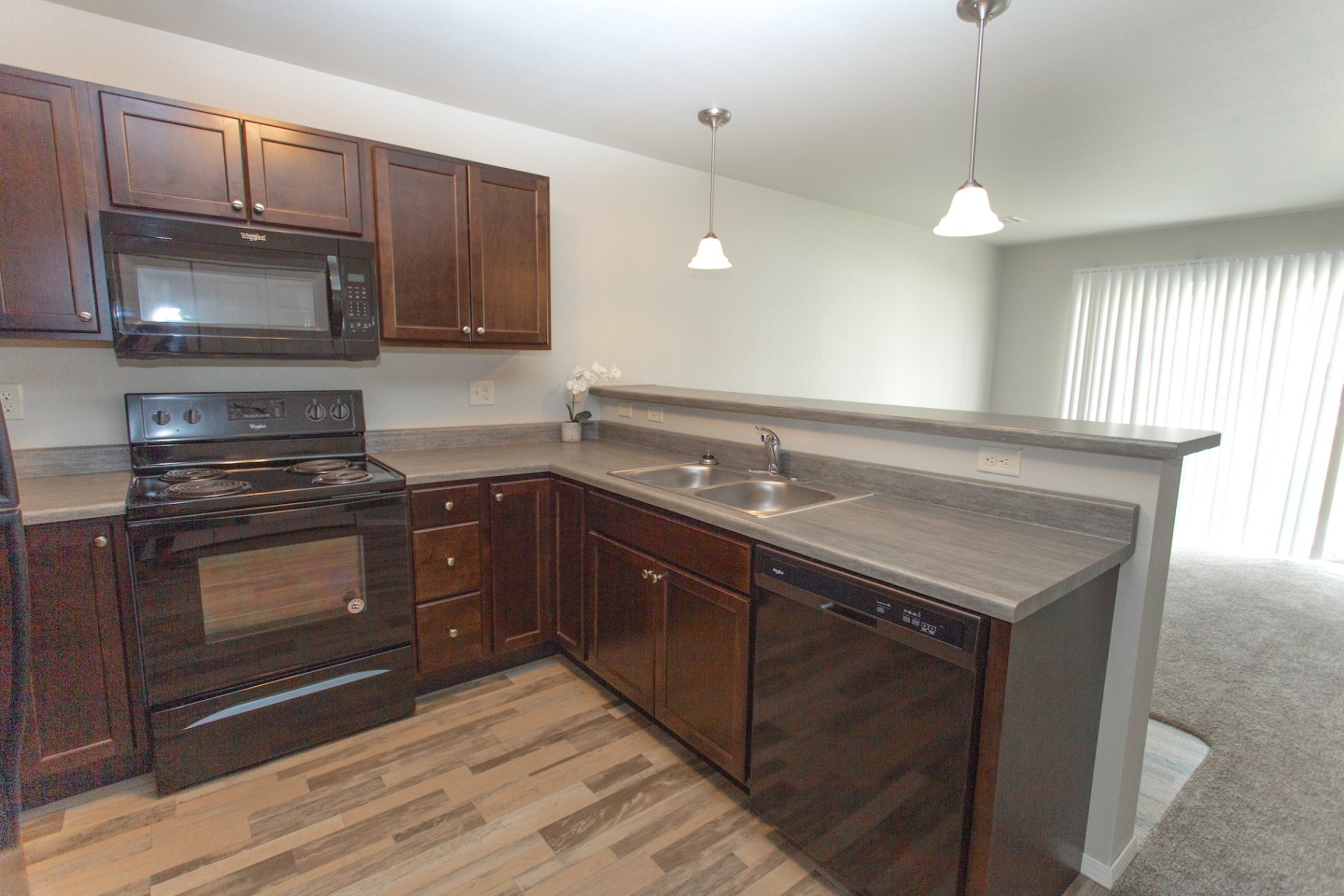 Thelin Center Apartments Image 3