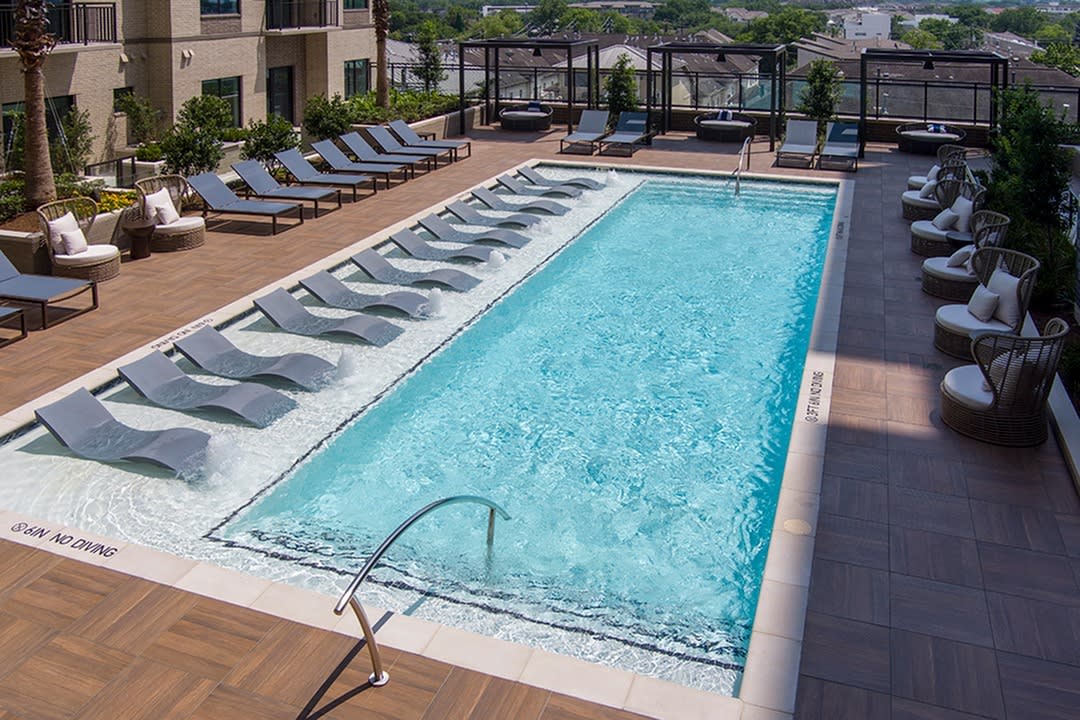 Pearl Rosemont Image 42