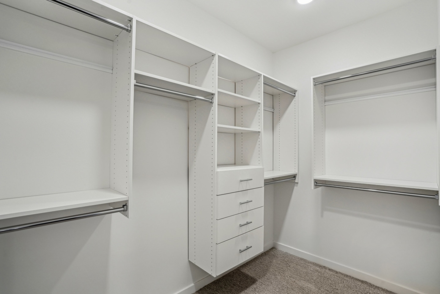 The Pullman Luxury Apartment Homes Image 15