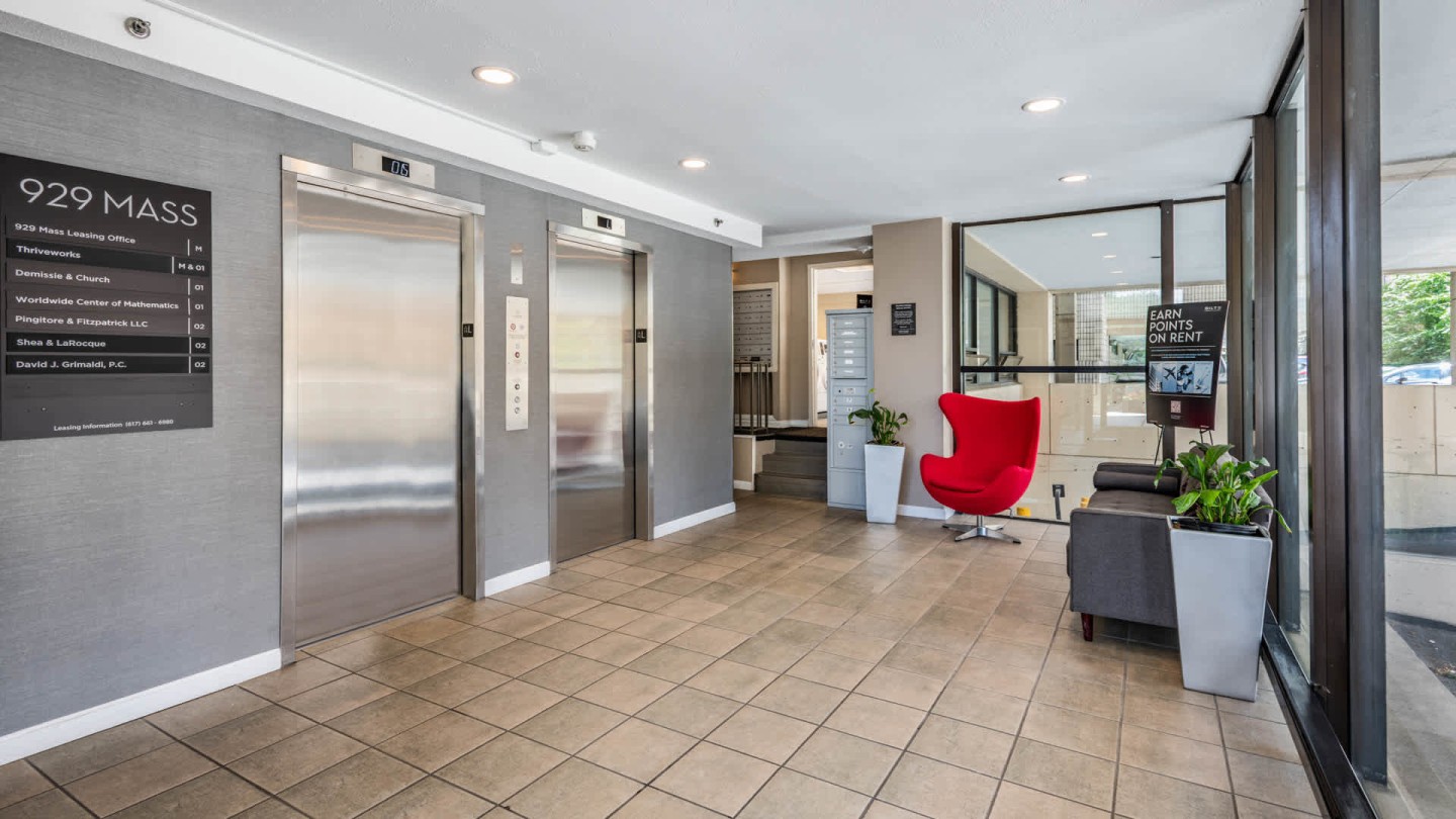 929 House Image 17