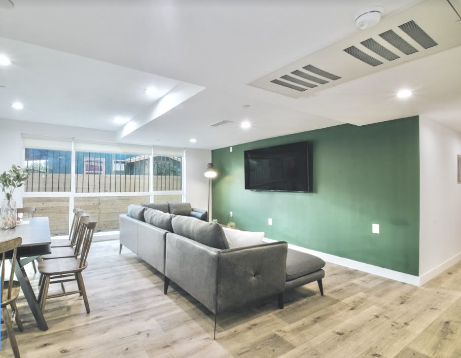 1455 W 36th Street - Co-Living Image 20
